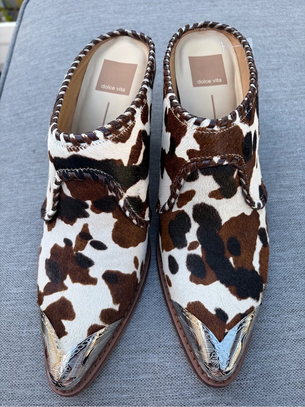 Dolce Vita Brown and White Cow-Print Block Heel Mules with Metallic Toe size 9 - Picture 3 of 10
